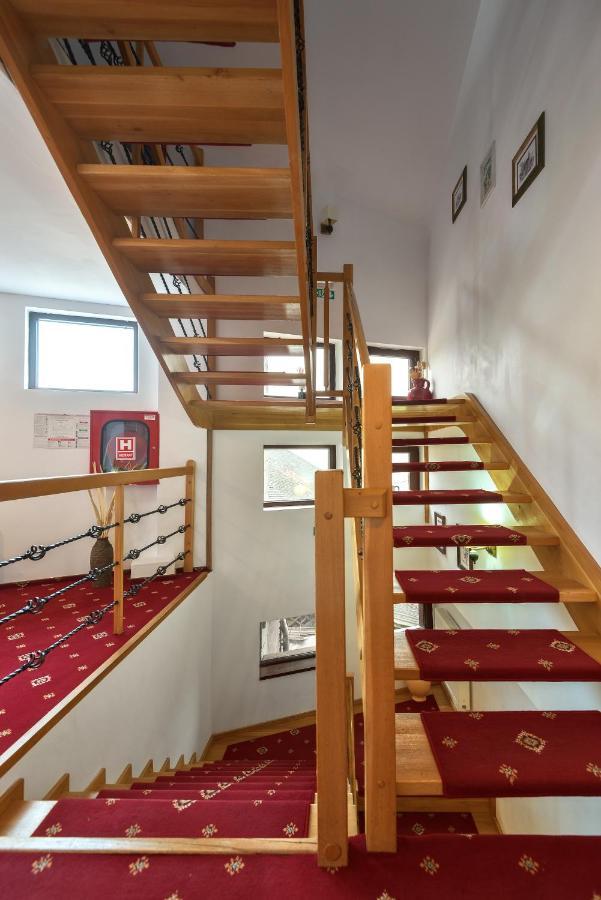 Отель Casa Muntelui Фундата Экстерьер фото