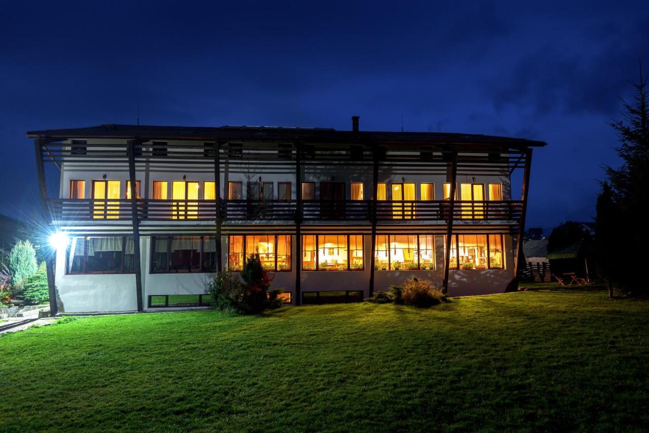 Отель Casa Muntelui Фундата Экстерьер фото